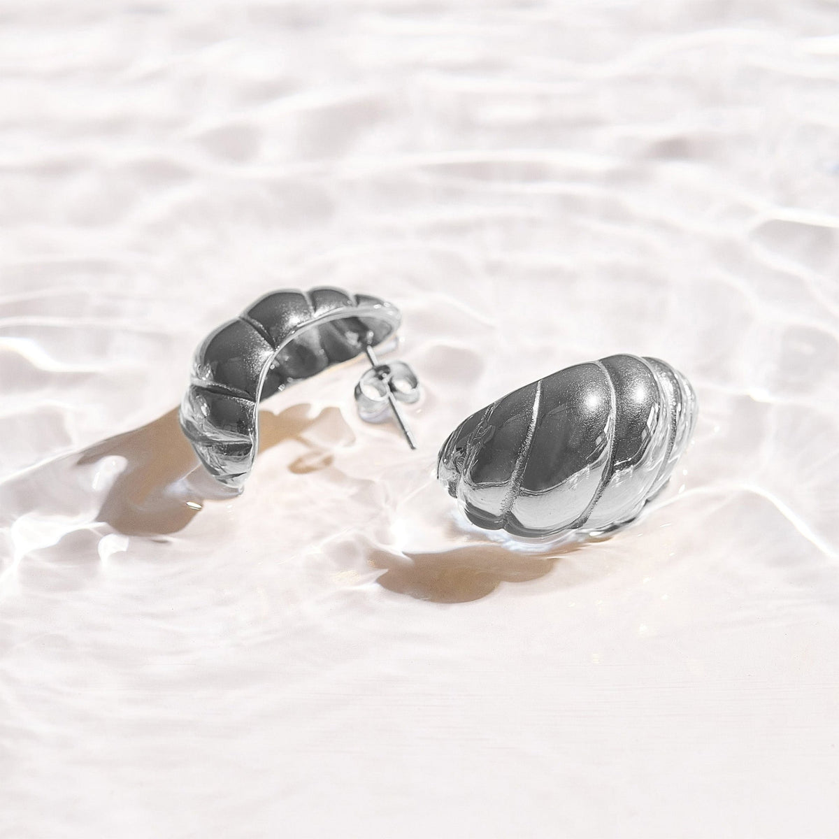 Twist Shell Dome Earrings